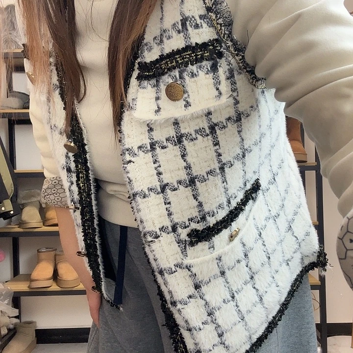 羊驼毛三醋酯纤维皮毛一体小香风马甲