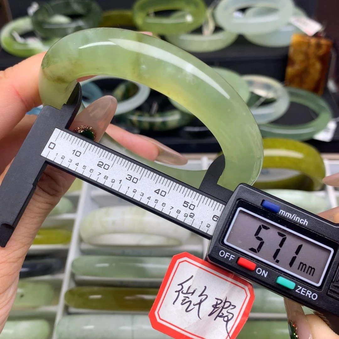 蛇纹石玉未镶嵌手镯659