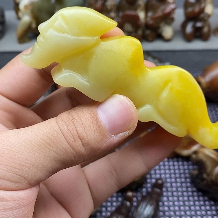 未镶嵌蛇纹石玉颈饰
