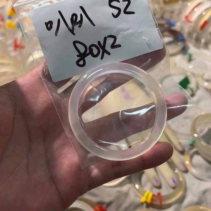 叭***六玛瑙/玉髓手镯未镶嵌库存2发1条