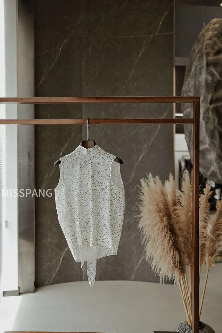 法式小波点半高领衬衫