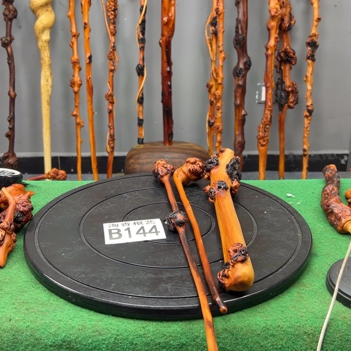 黑果木美**乐一物一拍，以直播间实物截图为准，有风化裂纹，