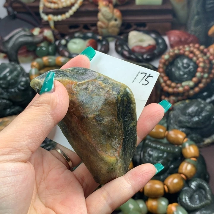 岫岩河磨玉（透闪石质玉）把件未镶嵌