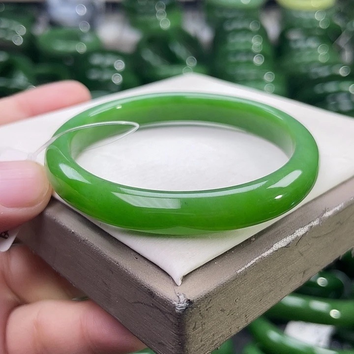 未镶嵌手镯和田玉（碧玉）