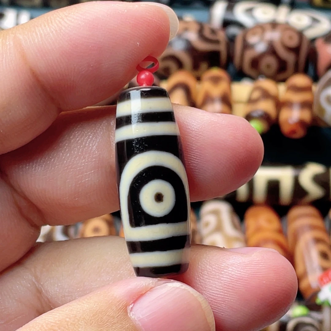 玛瑙/玉髓未镶嵌颈饰聚缘莲花两眼