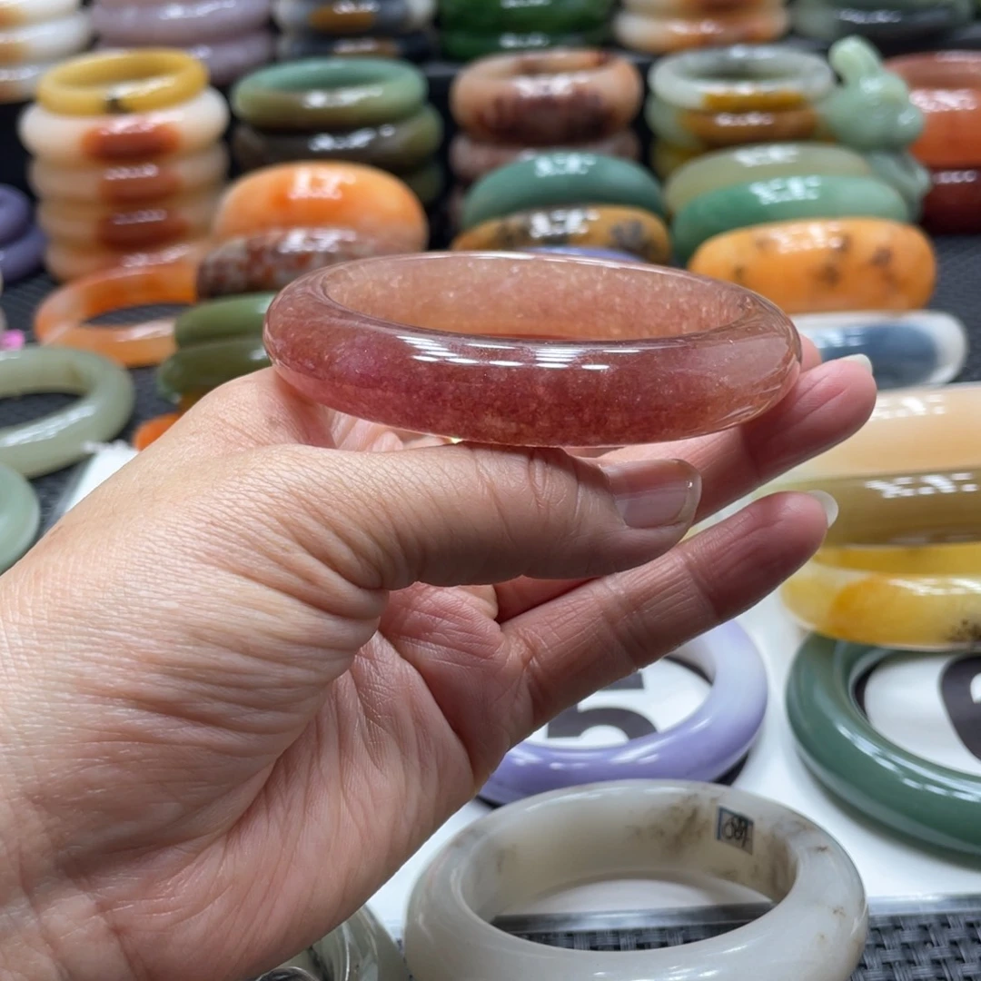 石英岩玉未镶嵌手镯