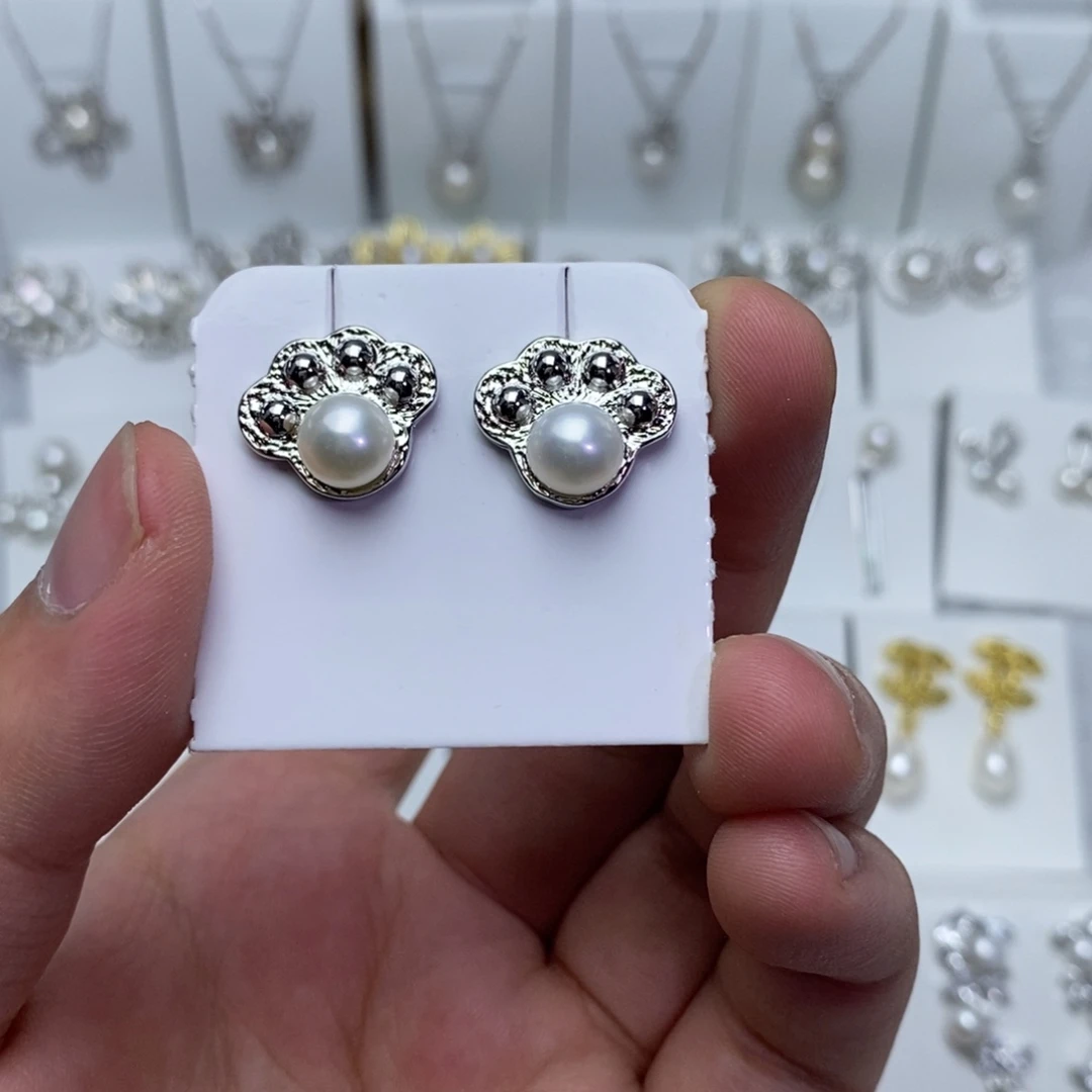 淡水珍珠未镶嵌耳饰