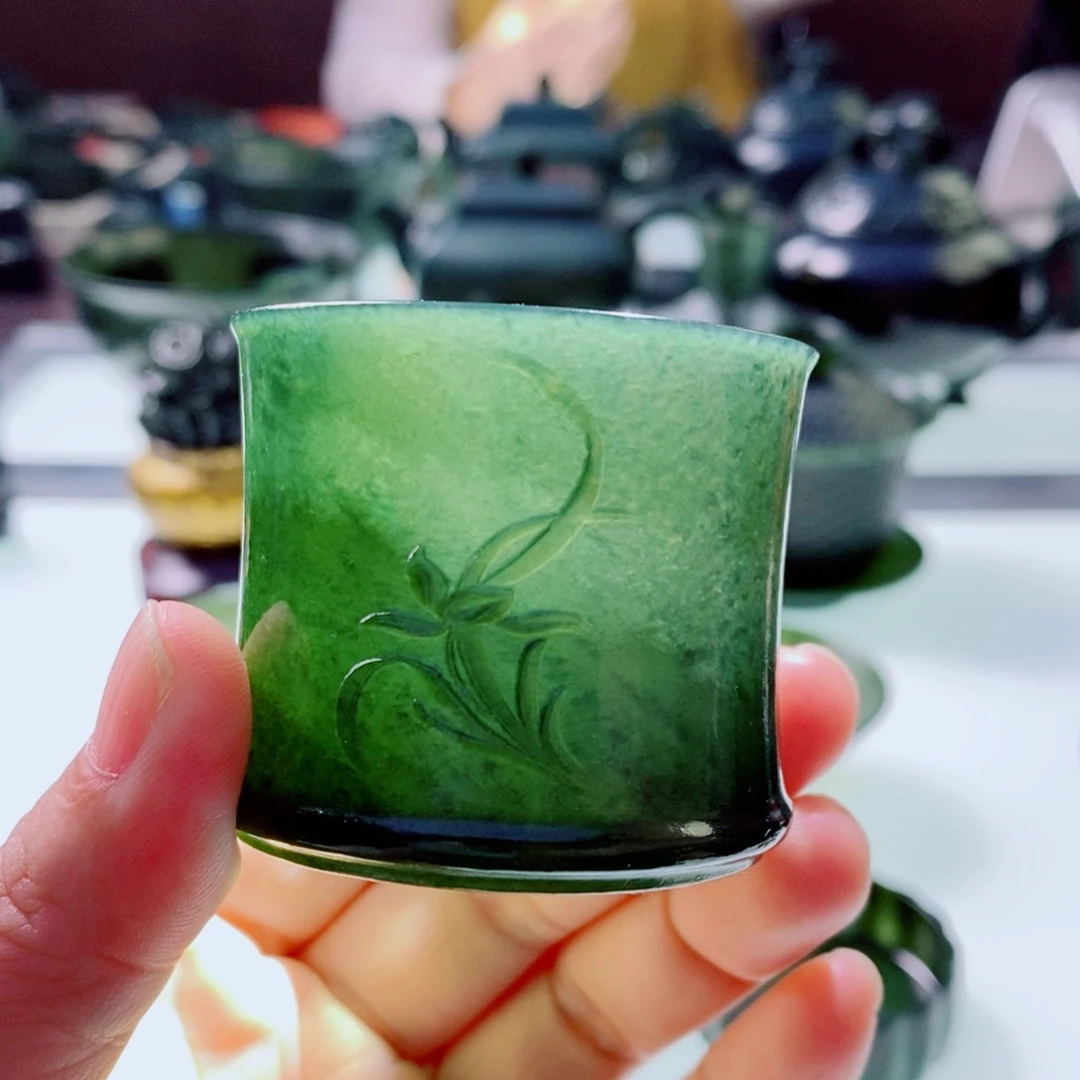 未镶嵌和田玉（青玉）摆件微瑕