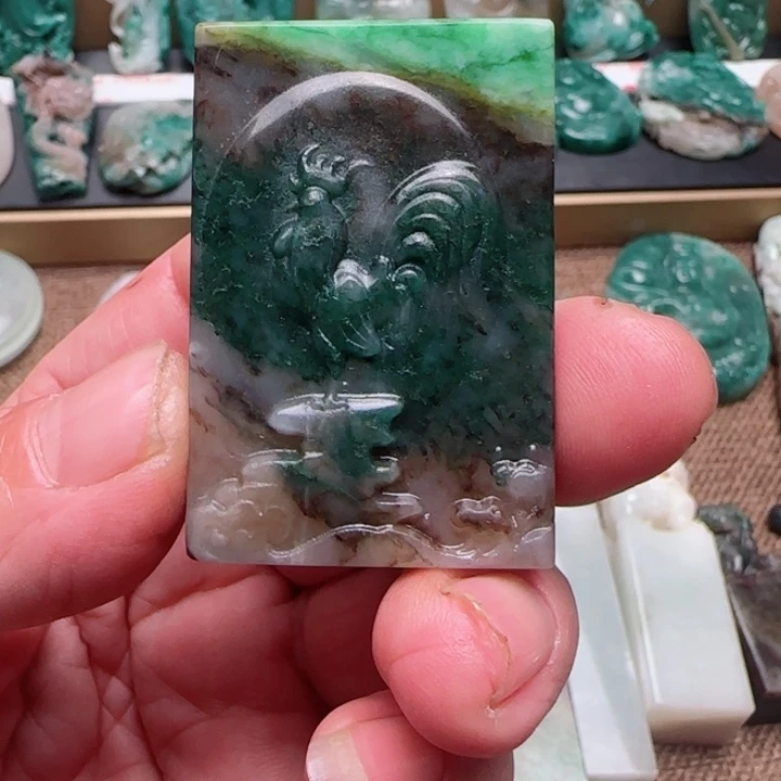 独山玉未镶嵌颈饰