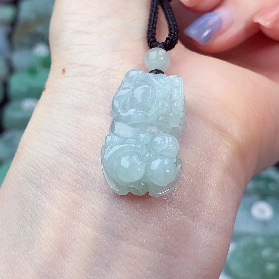 颈饰未镶嵌翡翠天然