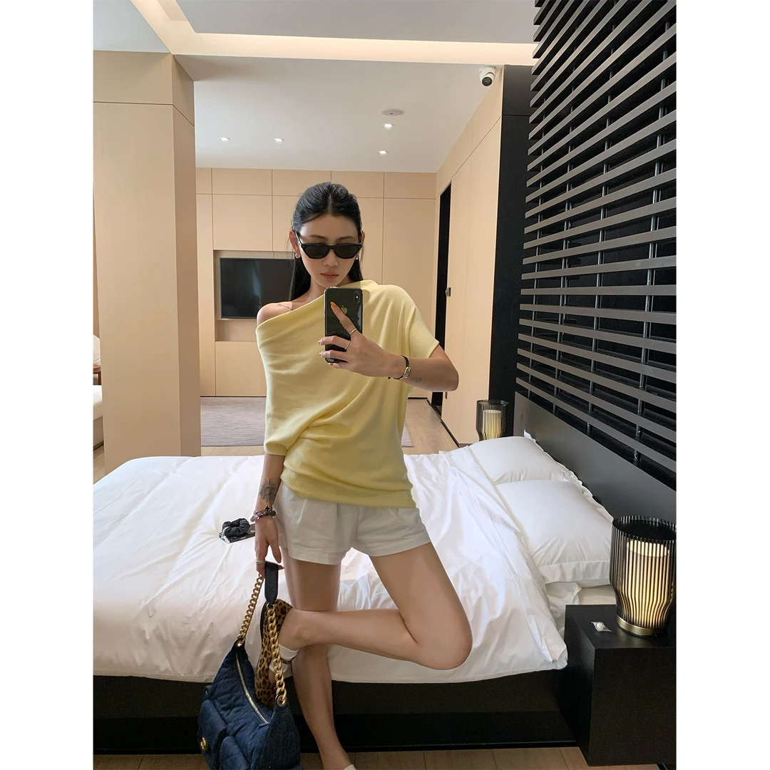 70不是七十【南法假日】夏季韩系荡领 斜肩蝙蝠袖毛织上衣