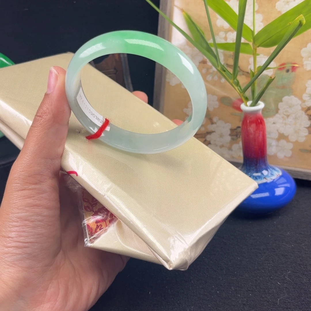 翡翠未镶嵌手镯正圈序号50