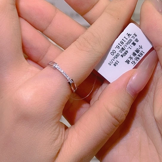 18K金镶嵌戒指/指环钻石