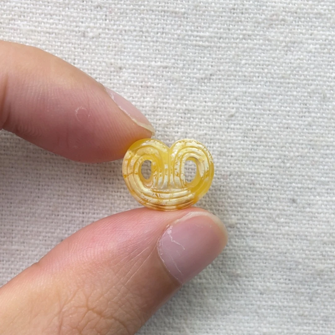 琥珀未镶嵌珠宝奇石面包