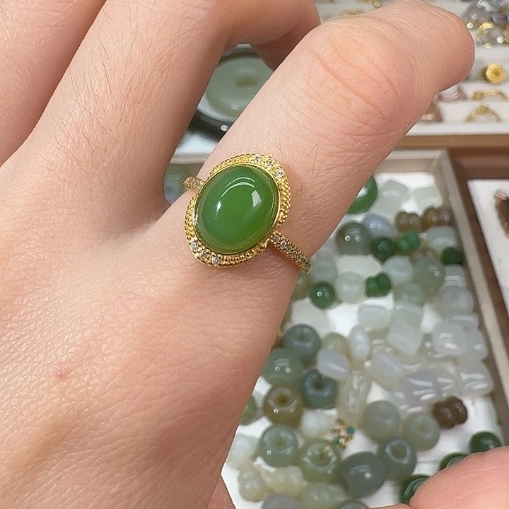 和田玉（碧玉）未镶嵌耳饰