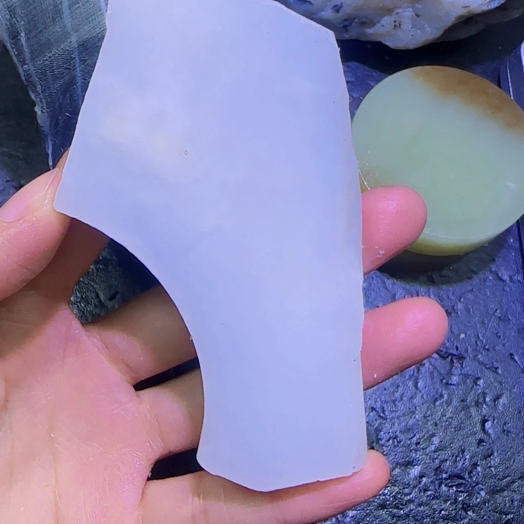 和田玉未镶嵌珠宝半成品