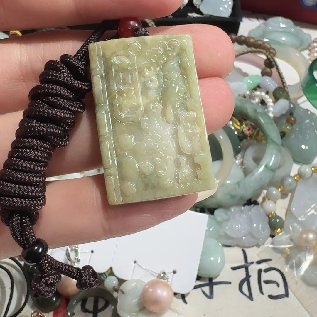 翡翠未镶嵌颈饰佛牌