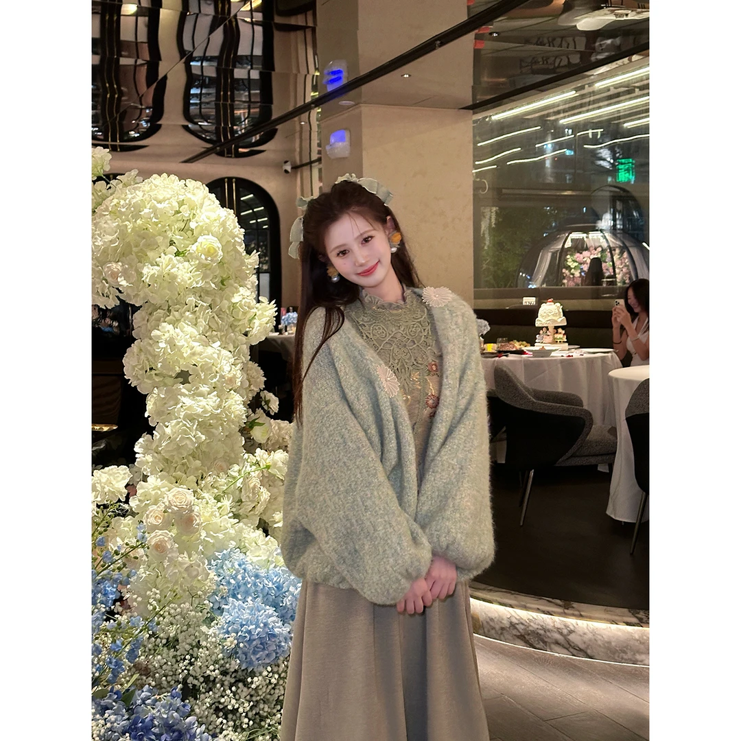 【一生罗曼】秋季新款法式设计感立体花新款软糯针织开衫女Y5511