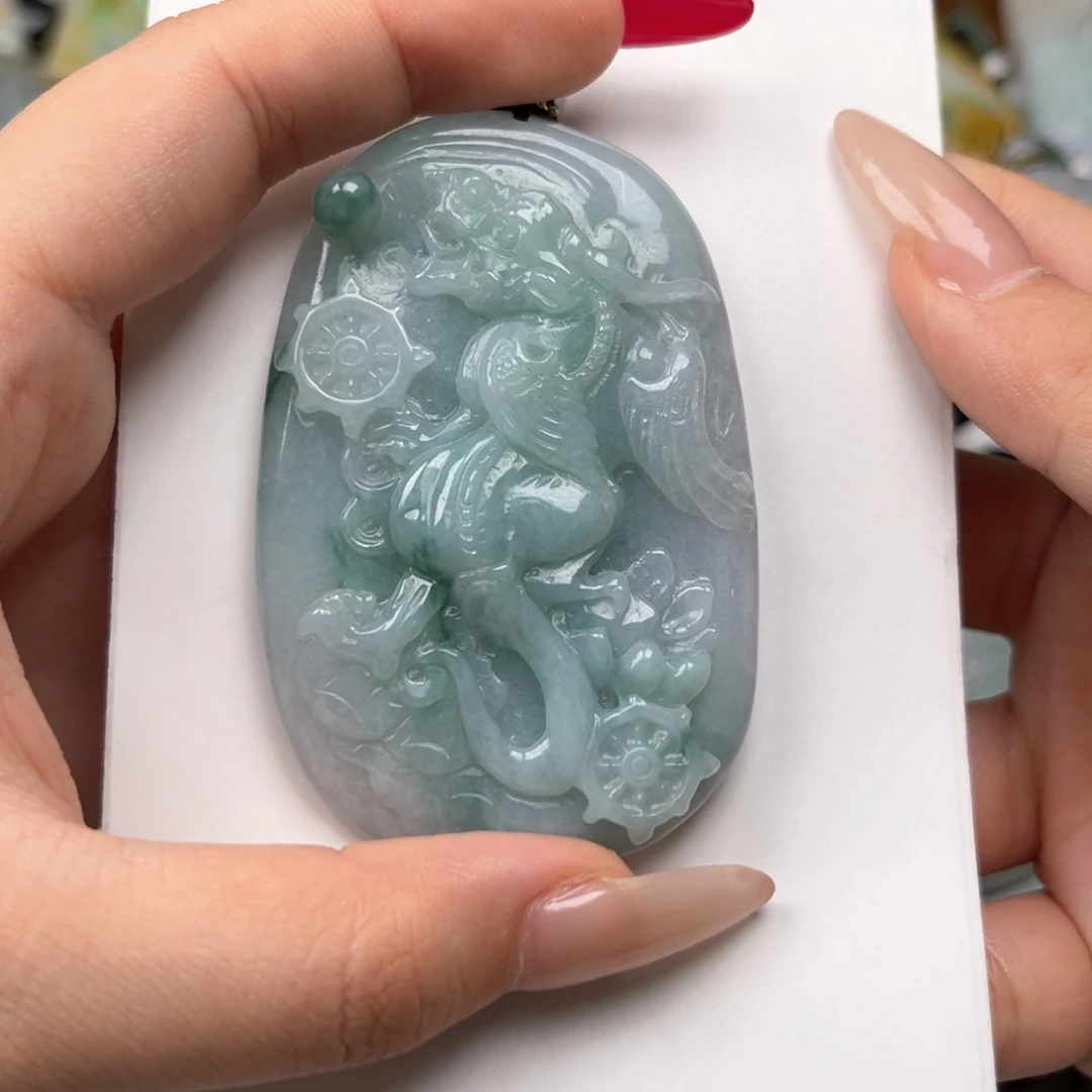 赵***敌翡翠未镶嵌颈饰翡翠