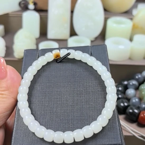 和田玉未镶嵌手串