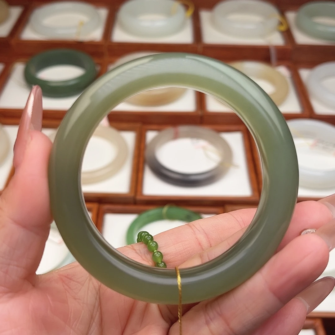 和田玉未镶嵌手镯54.9