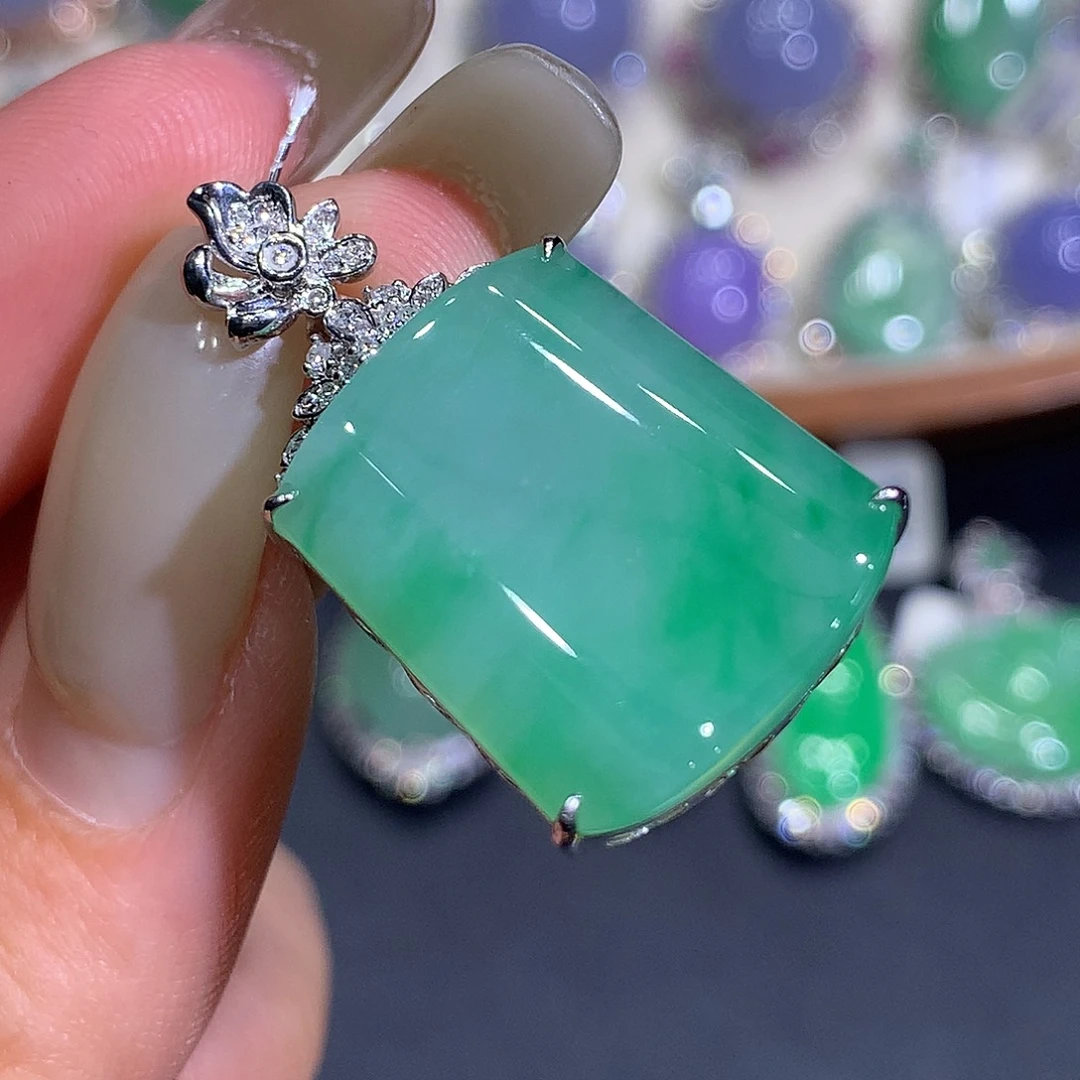 翡翠18K金镶嵌吊坠(不含链)