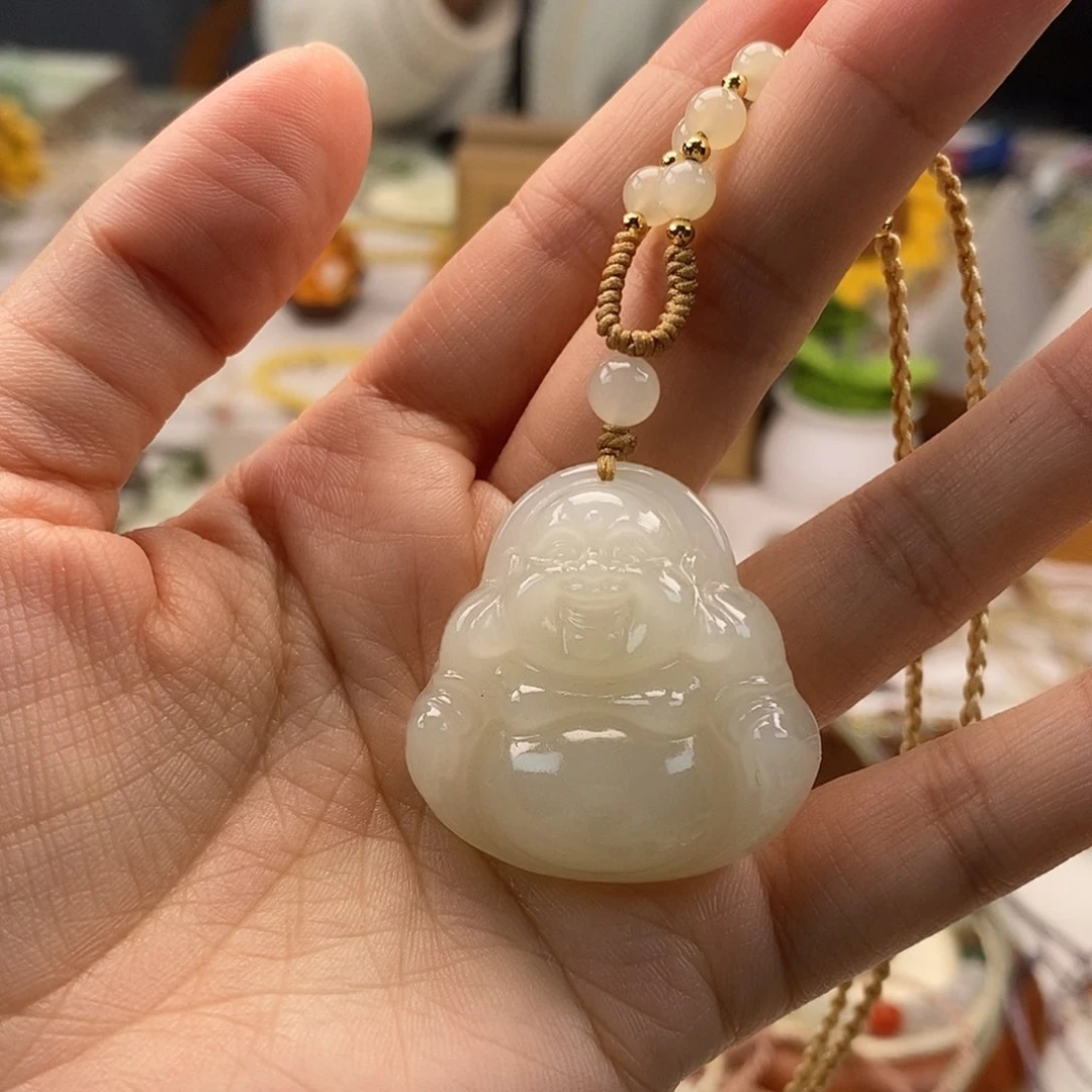 和田玉吊坠(不含链)未镶嵌茉**?
