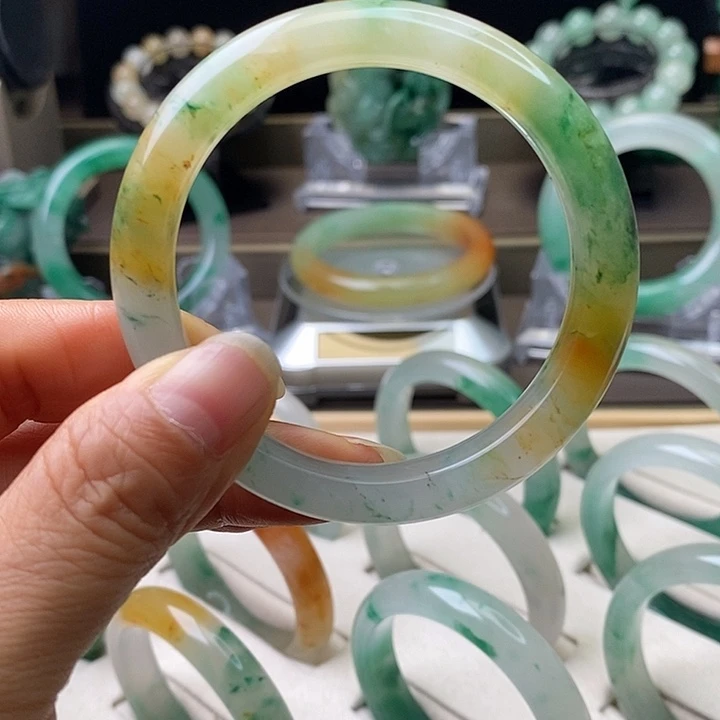 石英质玉（非洲翠）未镶嵌手镯