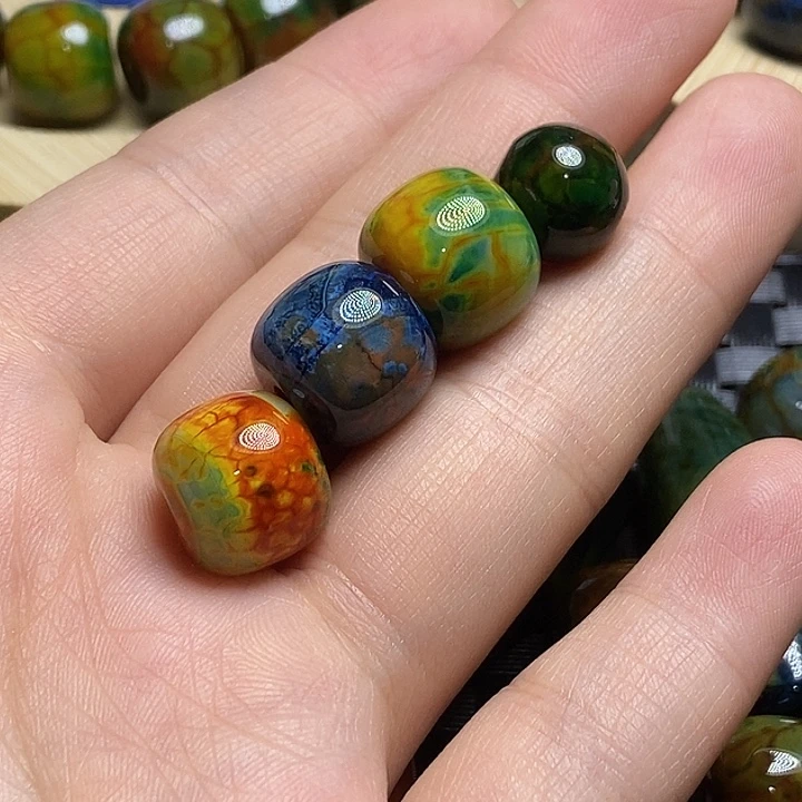万****玛瑙/玉髓未镶嵌颈饰