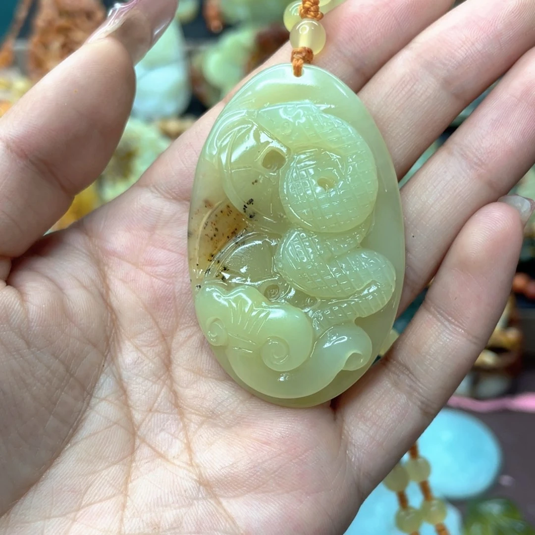 蛇纹石玉颈饰未镶嵌