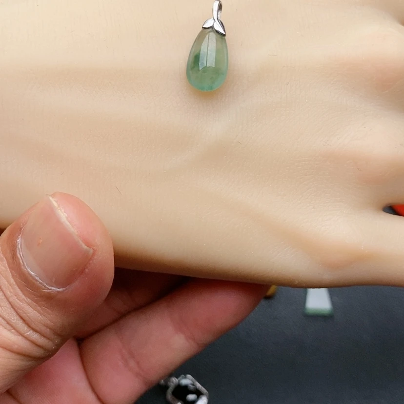 【闪购商品】翡翠颈饰18K金镶嵌（****一吊坠