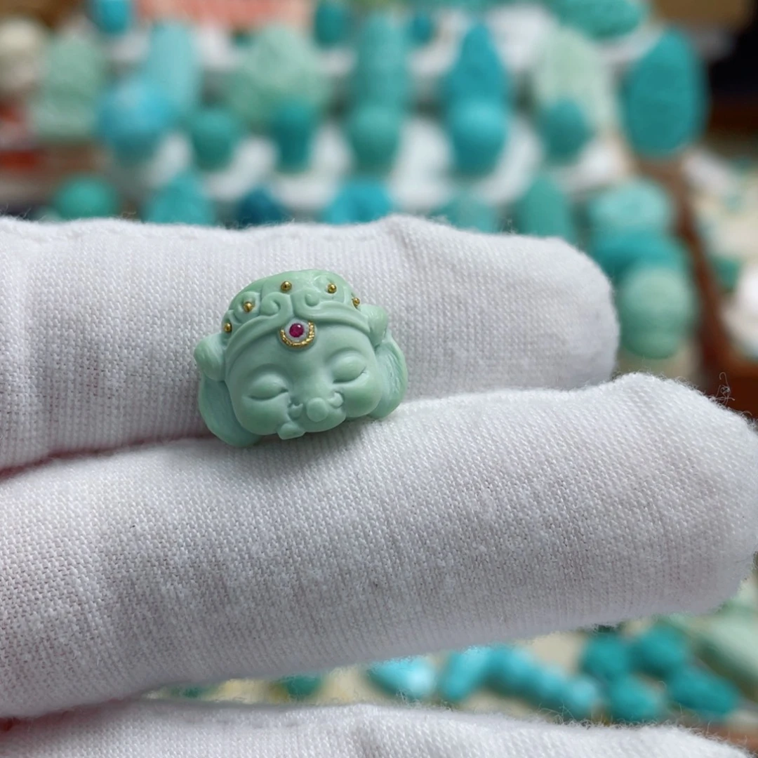 绿松石未镶嵌珠宝奇石