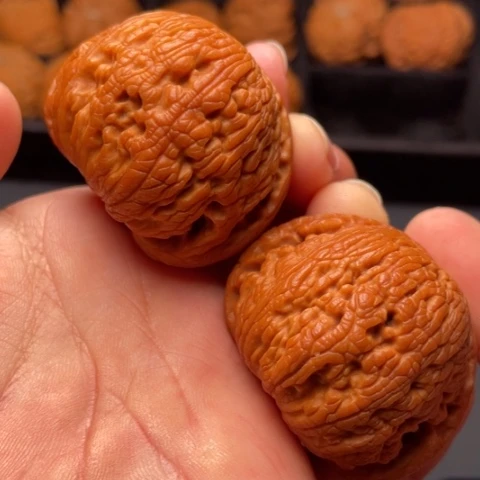 文玩核桃把件秦岭山脉核桃