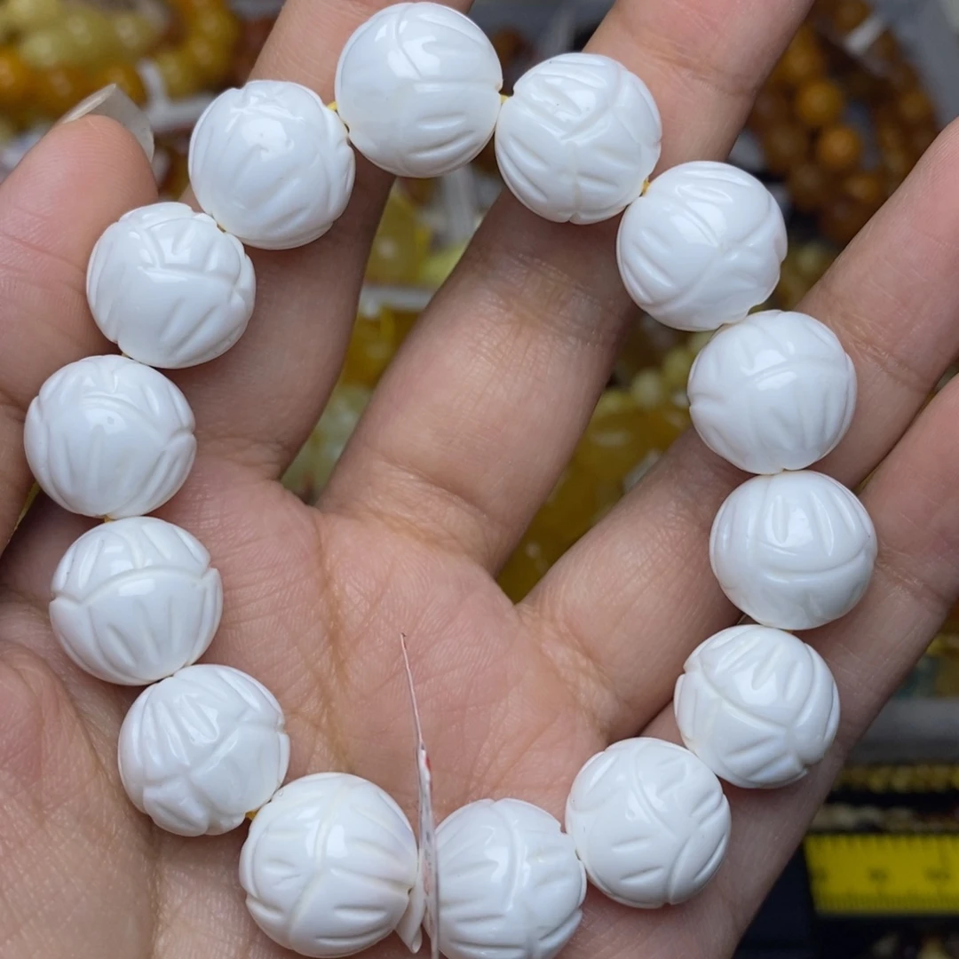 未镶嵌琥珀珠宝奇石