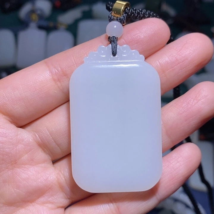 和田玉颈饰未镶嵌无事牌