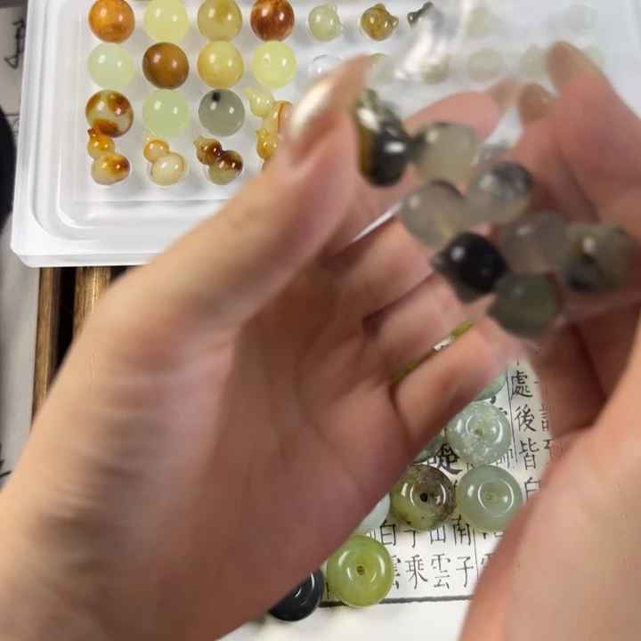 蛇纹石玉合金颈饰