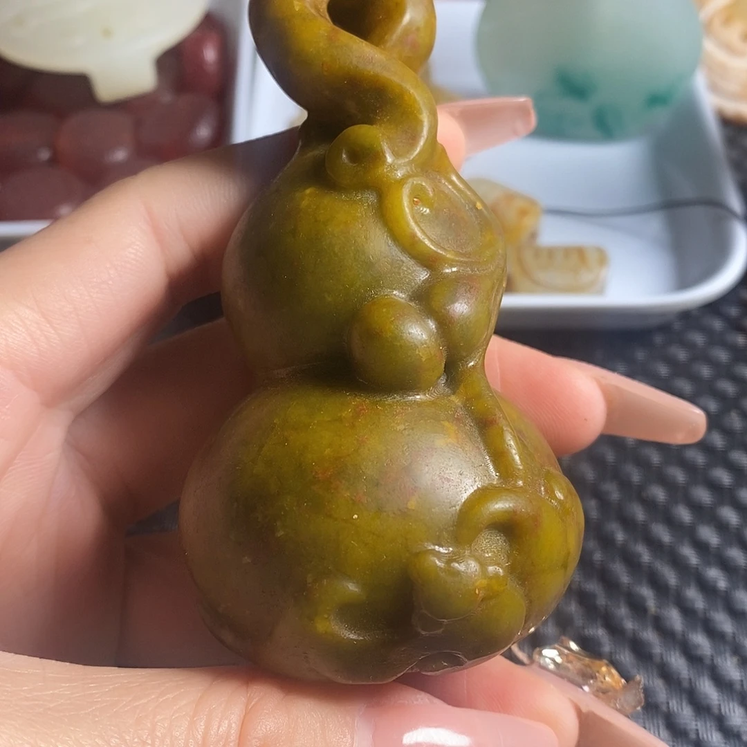 岫玉未镶嵌珠宝奇石