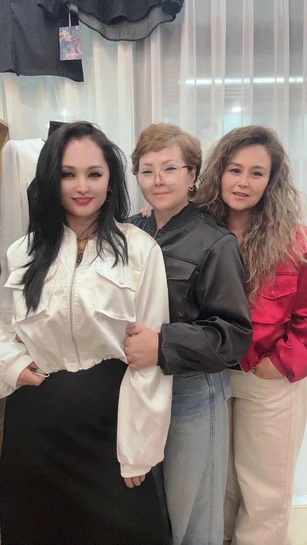 ZIWAR2025年韩版外套设计感气质显瘦百搭短款夹克上衣均码