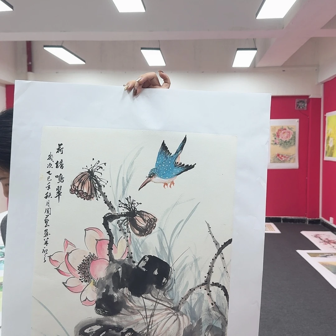 国画四尺三开荷花。