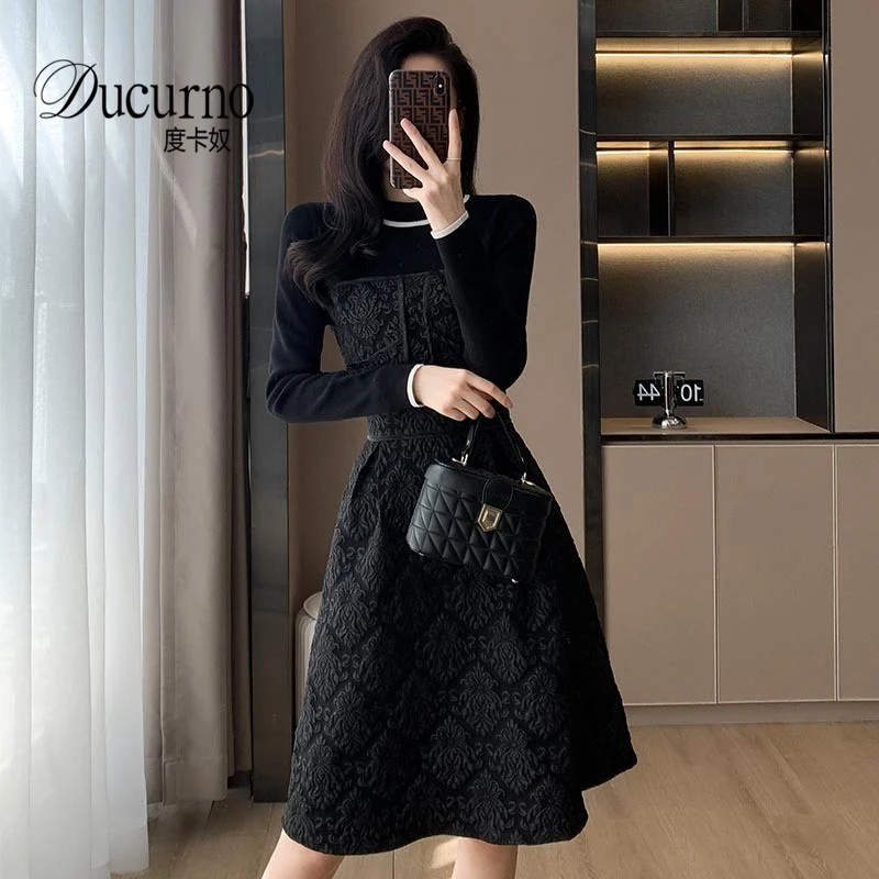 赫本风气质收腰显瘦小黑裙子女秋季2026新款名媛高级感法式连衣裙