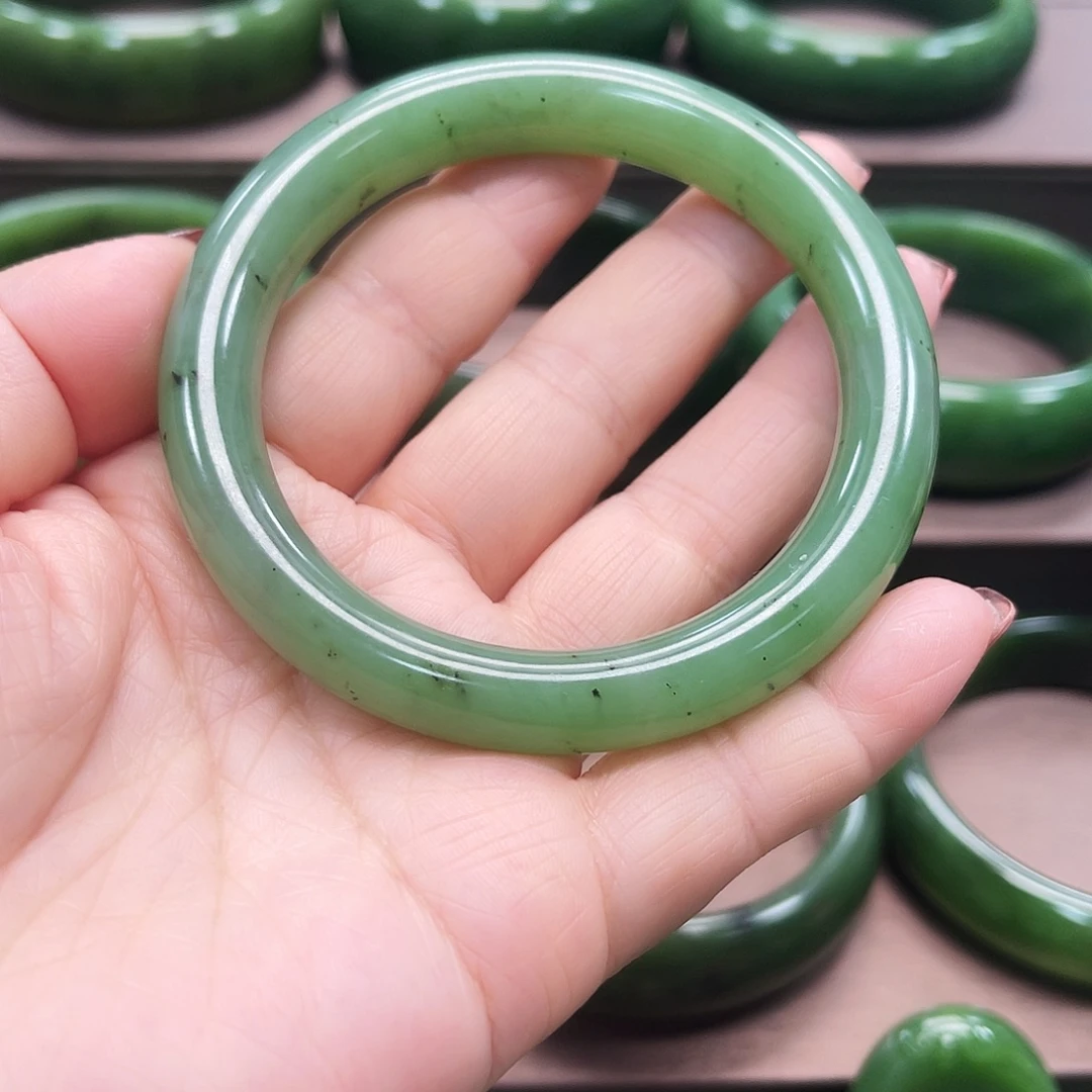 和田玉（碧玉）未镶嵌手镯