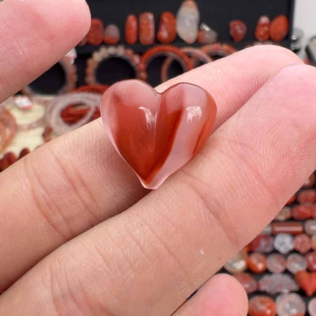 南红玛瑙未镶嵌颈饰屁桃爱心