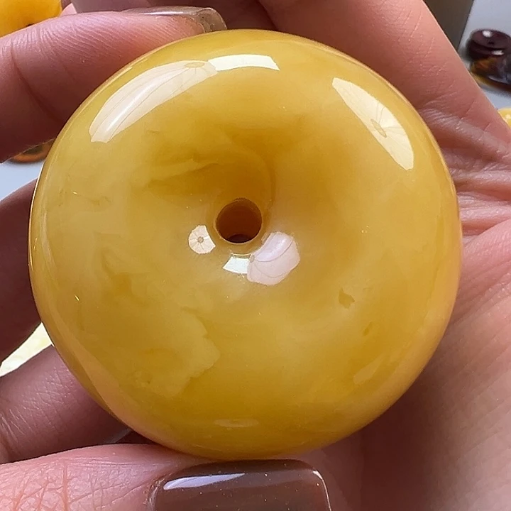 蜜蜡未镶嵌珠宝奇石