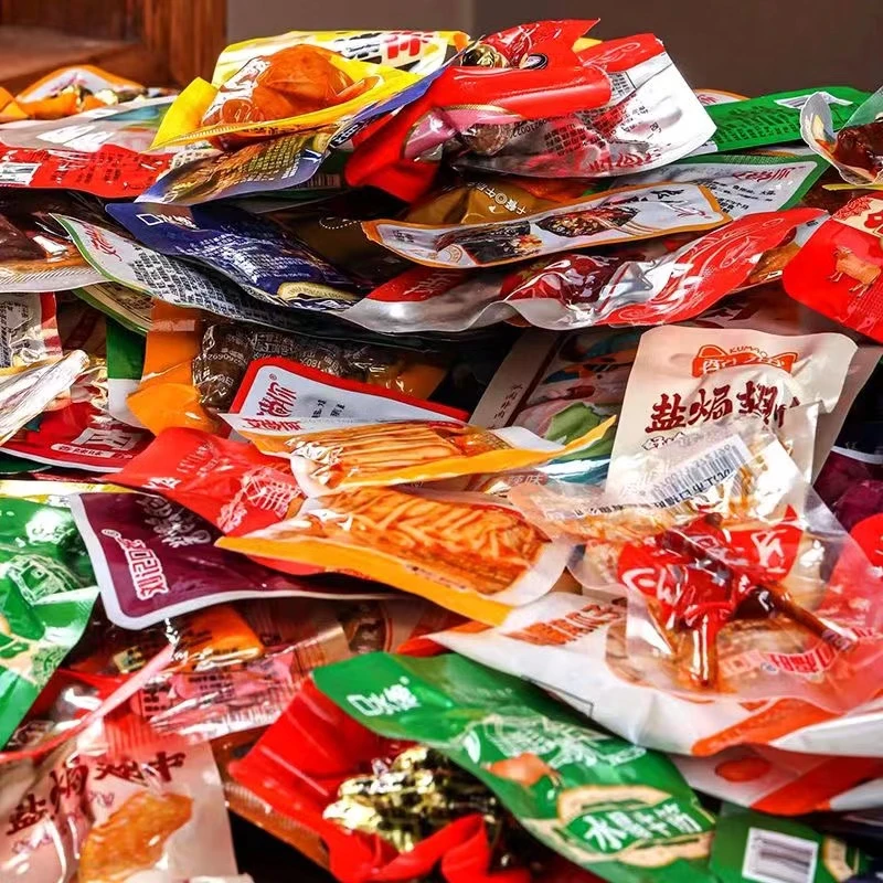 网红零食辣条卤味肉食面包临期