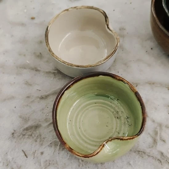 瓷片五厂，七厂各种摆件，瓷片，均有瑕疵！