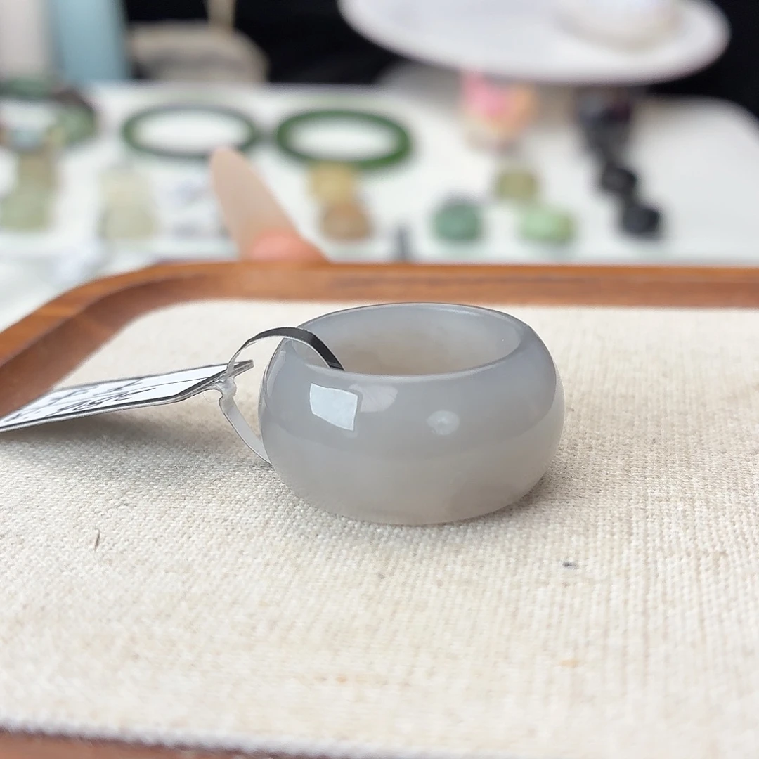 和田玉未镶嵌戒指c68烟紫墩墩18.3不退换