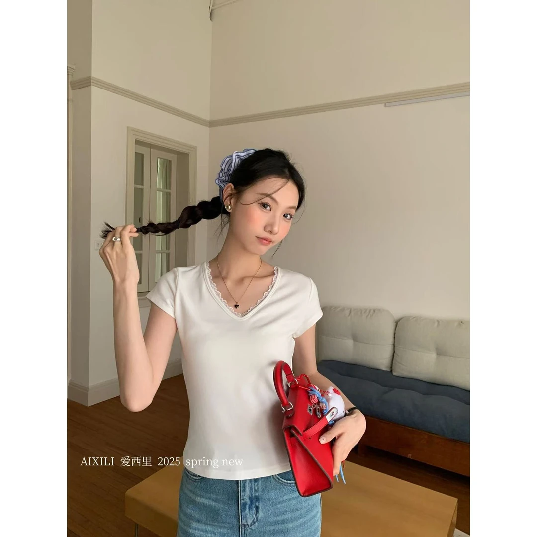 13602#自带氛围感 绝美的花边V领短袖T恤