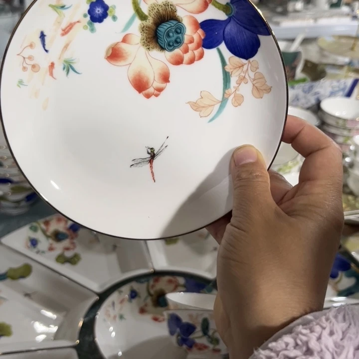 瓷片荷塘六寸骨碟八个