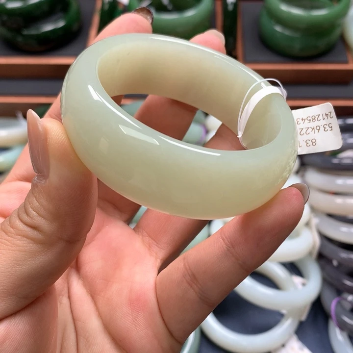 【闪购商品】未镶嵌手镯和田玉