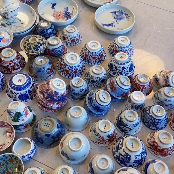 瓷片釉里红缠枝莲压手杯